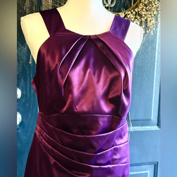 Plum Purple J. Taylor Formal Dress size 10 NWT - Image 2