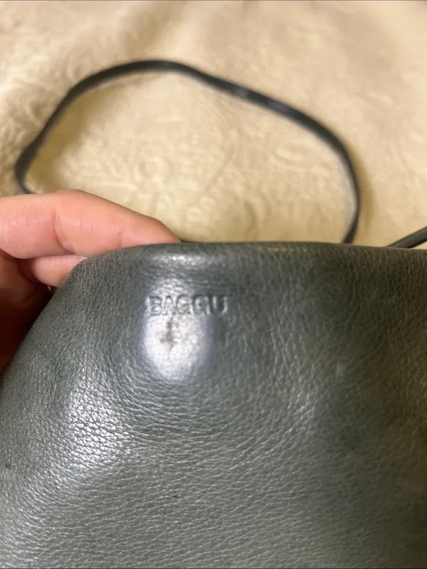 BAGGU Green Leather Crossbody Sling - Image 4