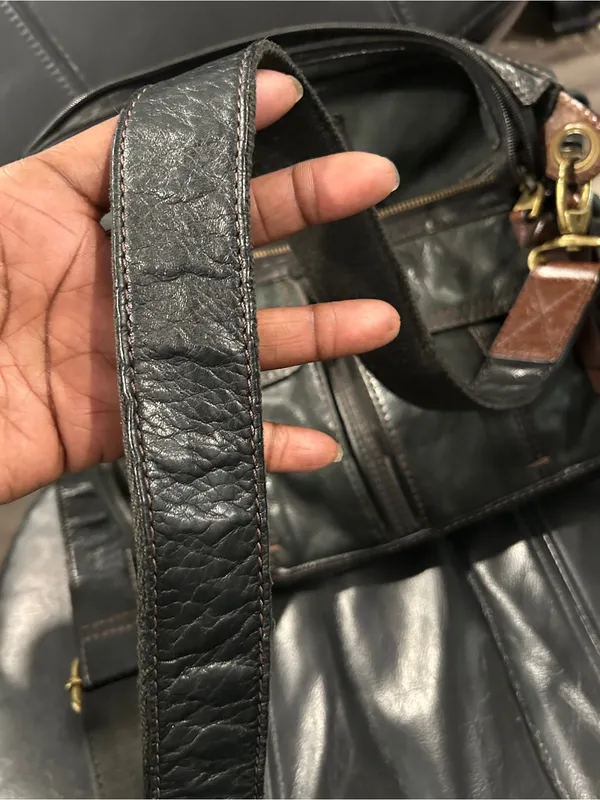 Fossil Dark black Leather Satchel with Brass Zipper Detail - Image 9