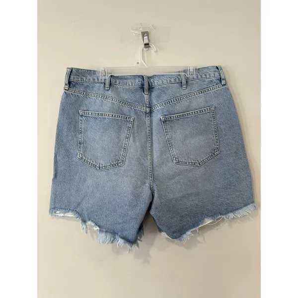 Boden women's Bermuda Denim Short Size 32 2630 - Image 5