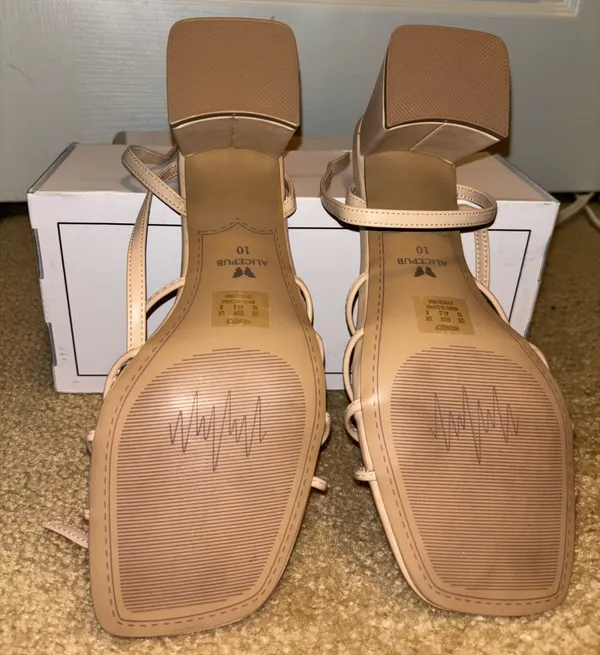 Amazon Nude heels - Image 3