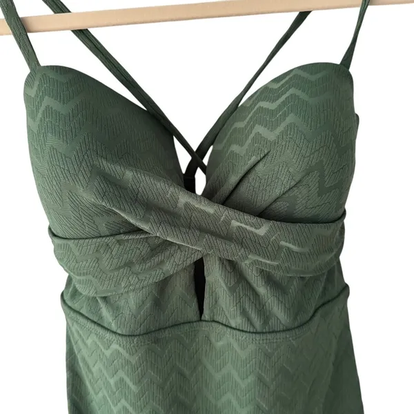 Cupshe Womens Green Chevron Textured Twist Front One Piece Swimsuit CAA12E3M014R - Image 6