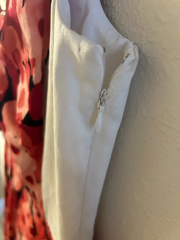 New York & Company Red/Pink Stretch Sleeveless Midi Dress Size 5 summer fun - Image 4