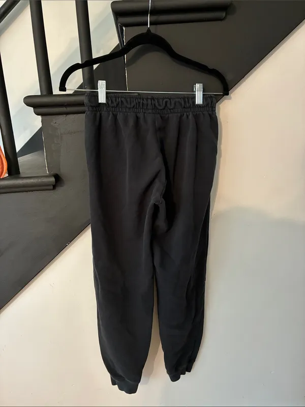 Nike sweatpants - Image 4