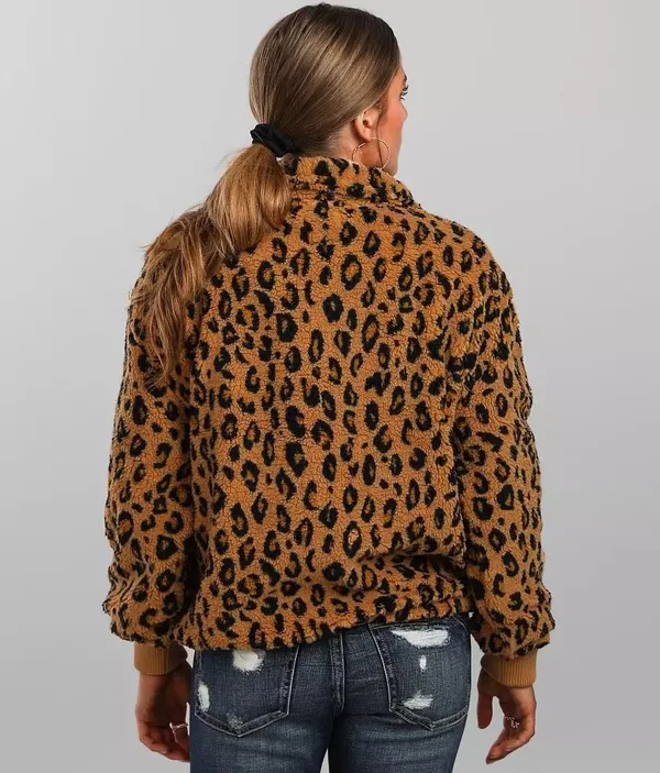 Billabong NWT  Cheetah Time Off Wubby Pullover. Size Medium - Image 2