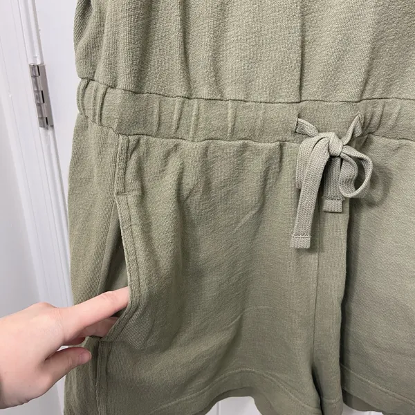 NWOT‎ Free Assembly women's comfy fit olive green drawstring waist romper large - Image 2
