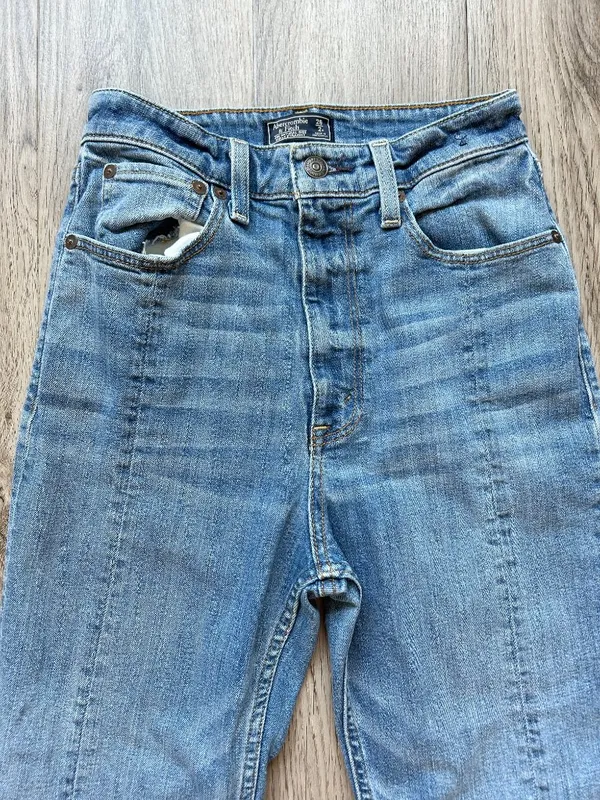 Abercrombie & Fitch Zoe Natural Rise Straight Leg Patchwork Ankle Jeans Size 26 - Image 3