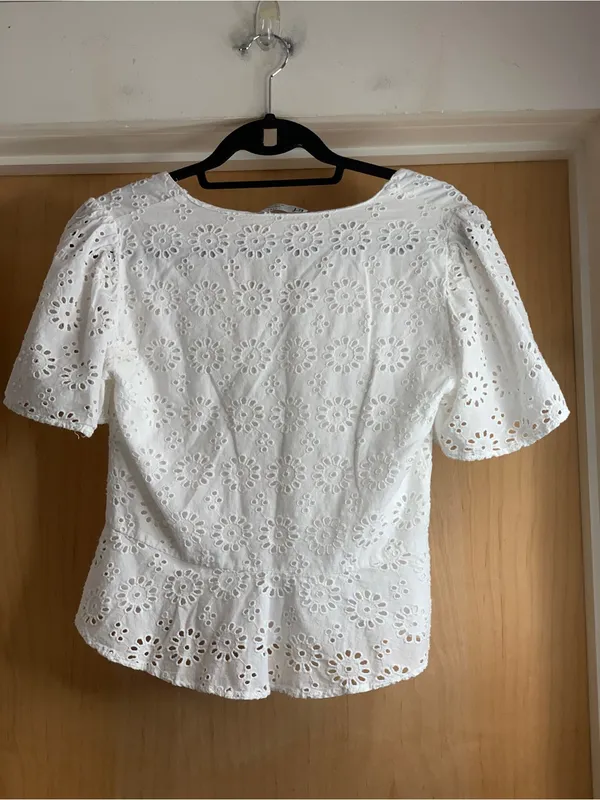 Zara Women’s White Eyelet ButtonFront Peplum Top Size-Small Romantic Cottagecore - Image 3
