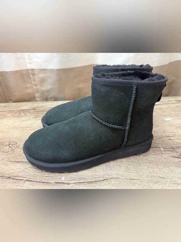 UGG® Classic Mini II Boots in black size 11 NWOB - Image 4