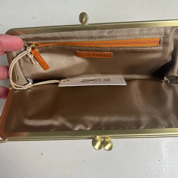 NWT HOBO- Daring Sugar Plum Wristlet Clutch - Image 5