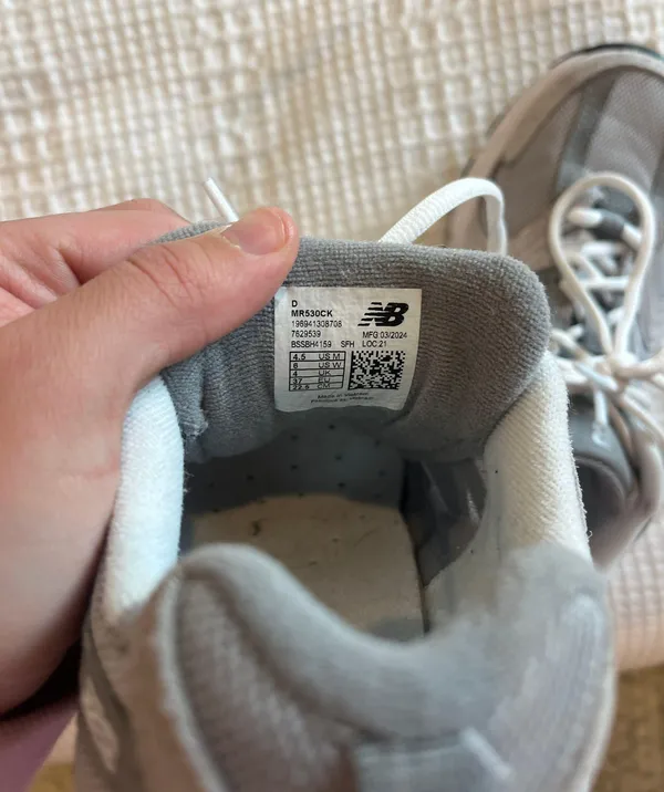 Sneakers - Image 4