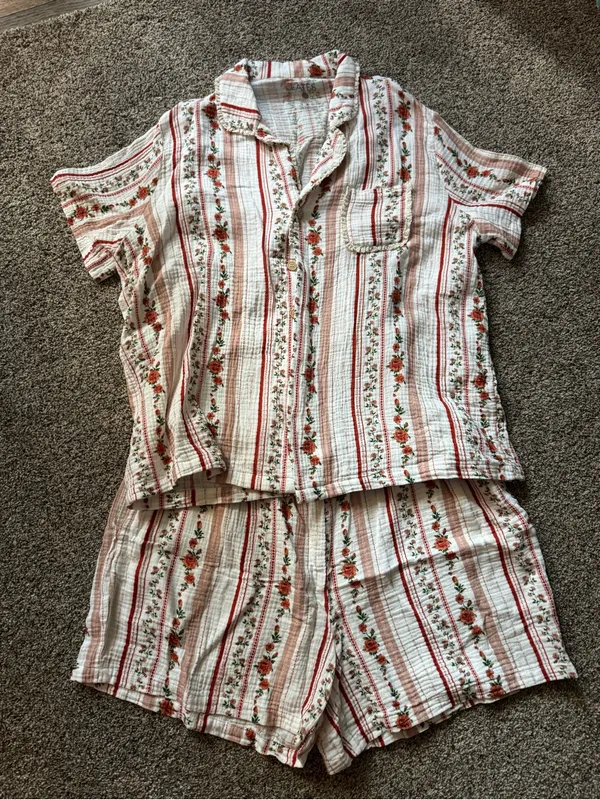 Lates by Kate Bamboo Gauze Women's Pink Floral Stripe Short Pajama Set - Image 2