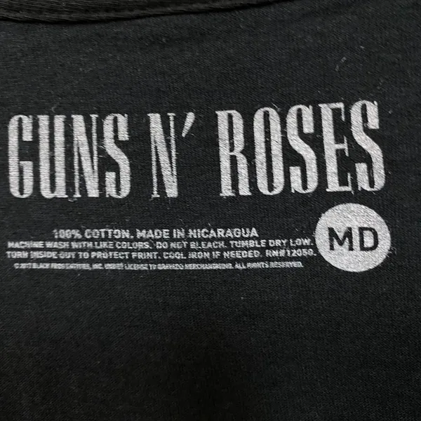 Guns N’ Roses Use Your Illusion Rock Tshirt size Medium - Image 4