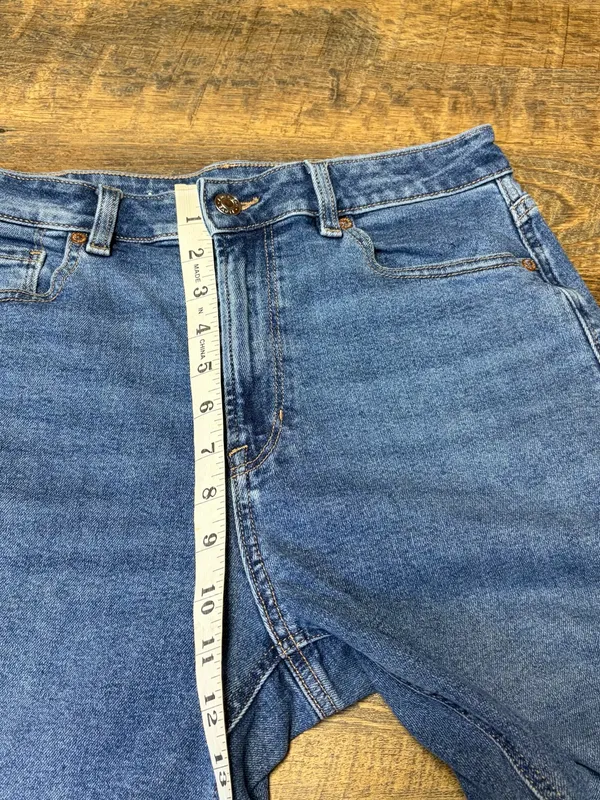 American Eagle Mom Jeans High Rise Stretch Womens 8 Medium Wash Blue - Image 5