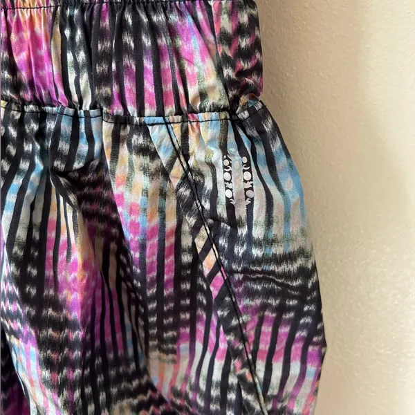 Free‎ People FP Movement Way Home Black Colorful Women’s Shorts Size Medium - Image 5