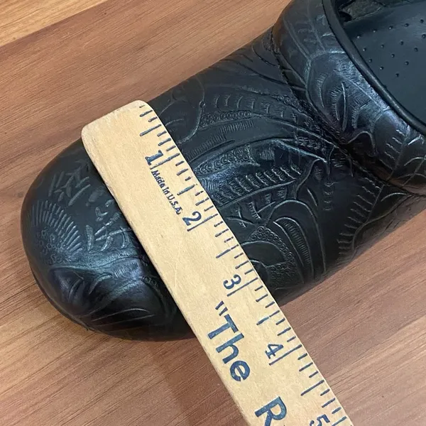 Dansko 906020202 Professional Clog Black Tooled Leather Clogs Size 39 8.5-9US - Image 10