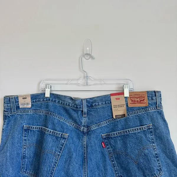 Levis High Waisted Mom Denim High‎ Rise Shorts Size 26W Cotton - Image 3