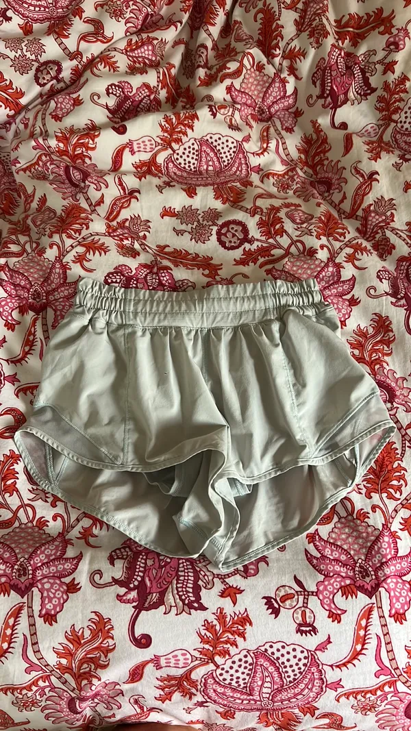 Lululemon Hotty Hot 2.5" - Image 3