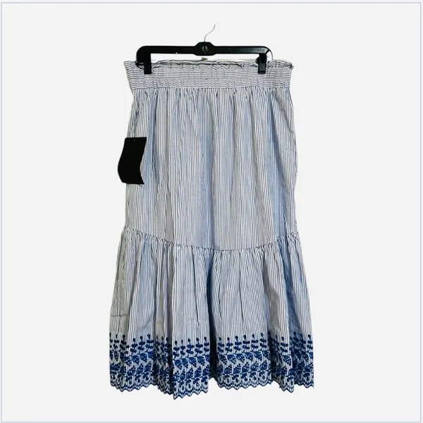 Tuckernuck Cinzia Blue Stripe Eyelet Midi Skirt Medium NWT - Image 4