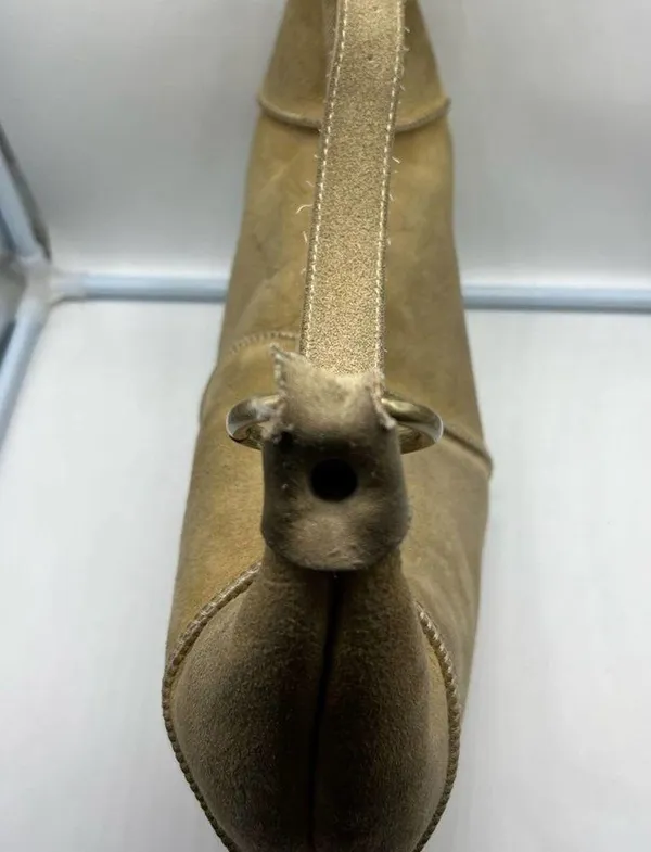 UGG AUSTRALIA sheep skin hobo bag - Image 8