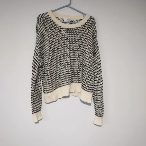 Old Navy Open Stich‎ Sweater Black And White Size Large - Image 5