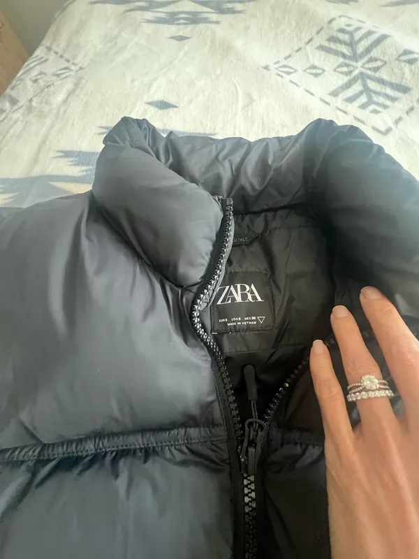 Zara DNWR black puffer vest S  - Image 6