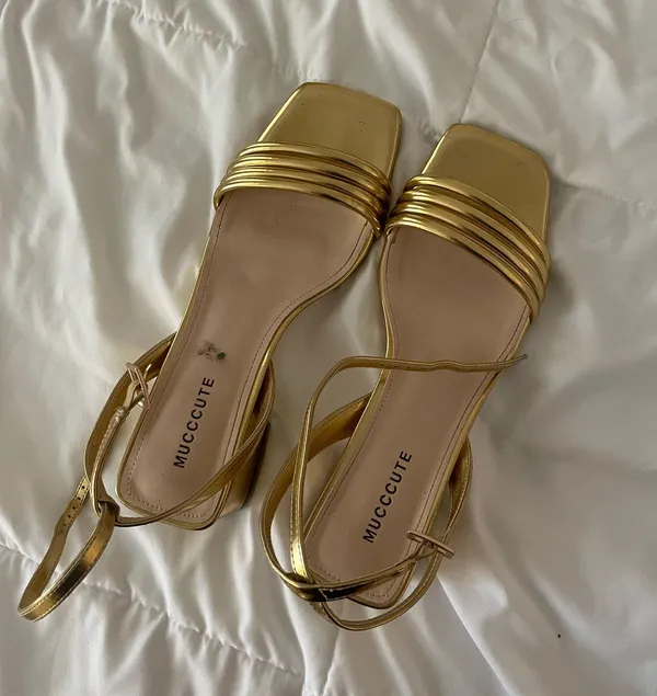gold shoes Size 9 - Image 2