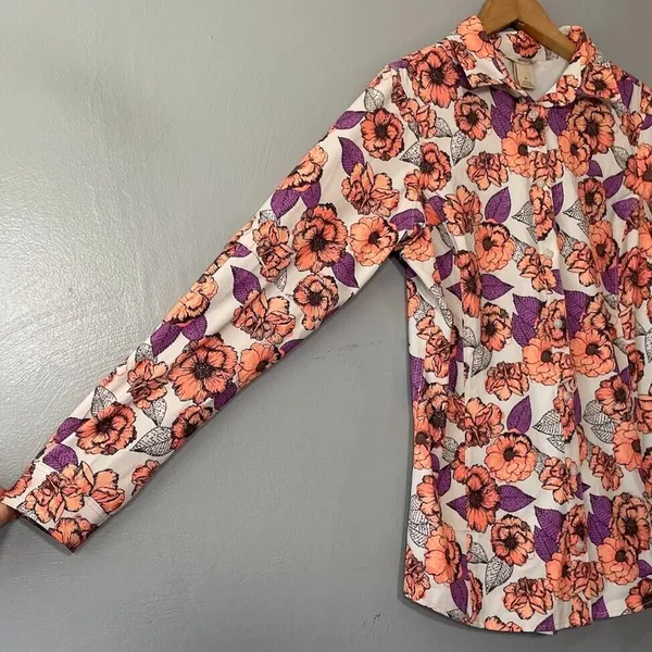 Duluth Trading Co Button Up Shirt Size Small Nylon Floral Hiking Vented Roll Tab - Image 3