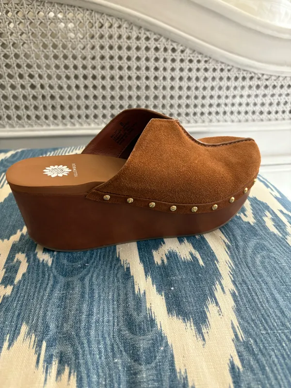 Yellow Box Clogs Wedge Studded Women’s 8 - Image 3