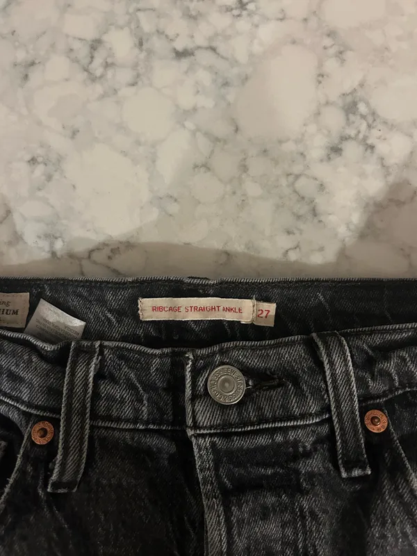 Black Levi’s - Image 5