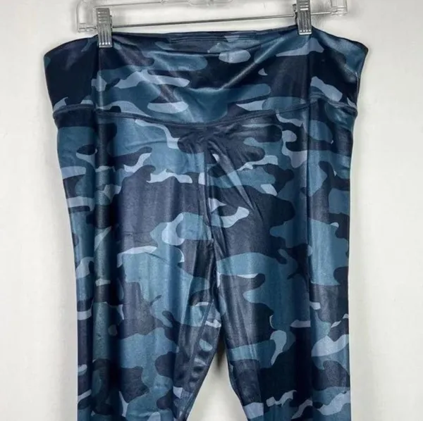 NWT One Dri-Fit Foiled Camo Print Leggings Thunder Blue Size Small S NEW - Image 3