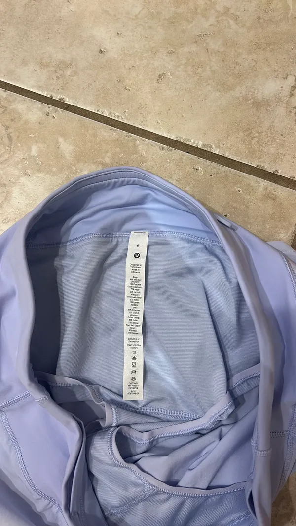Lululemon Shorts Speed Up 2.5" - Image 3