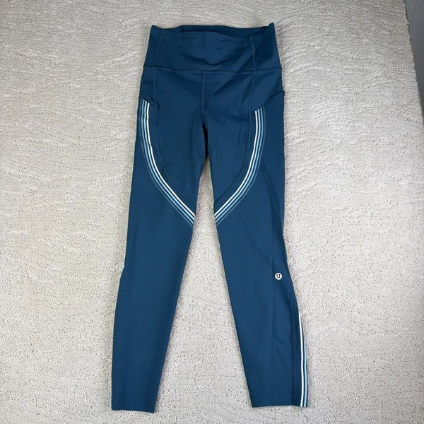 Women's Lululemon Size 4 Speed Light crop 23" Leggings High Rise - Image 2