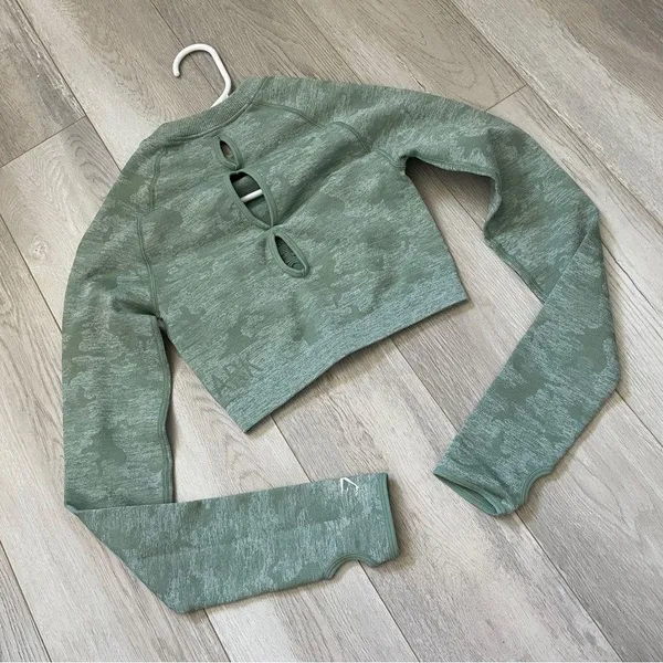 Gymshark Crop Top adapt camo seamless womens Green (small) cutout workout gym - Image 4