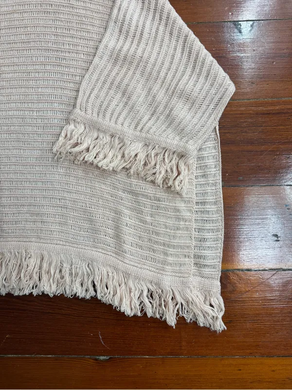 Anthropologie Akemi + Kin Frenchie Cotton Linen Blend Fringe Poncho Sz S 💚🍄 - Image 5