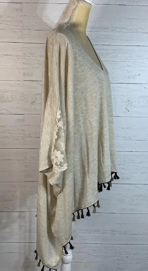 Knit lightweight poncho top lace detail fringe S/M oversized womens - Image 5