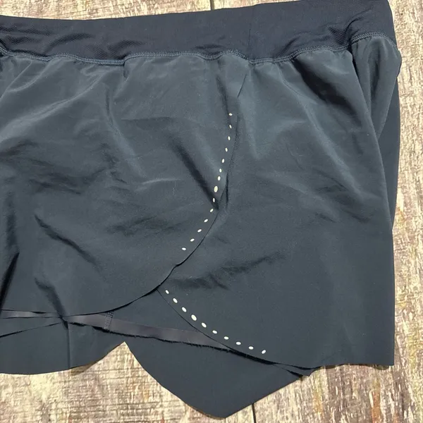 Lululemon Find Your Pace Shorts - Image 4