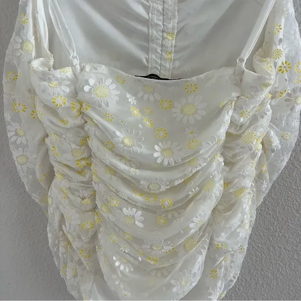 Zara White Ruched Draped Daisy Floral Cami Top Daisy Medium - Image 4