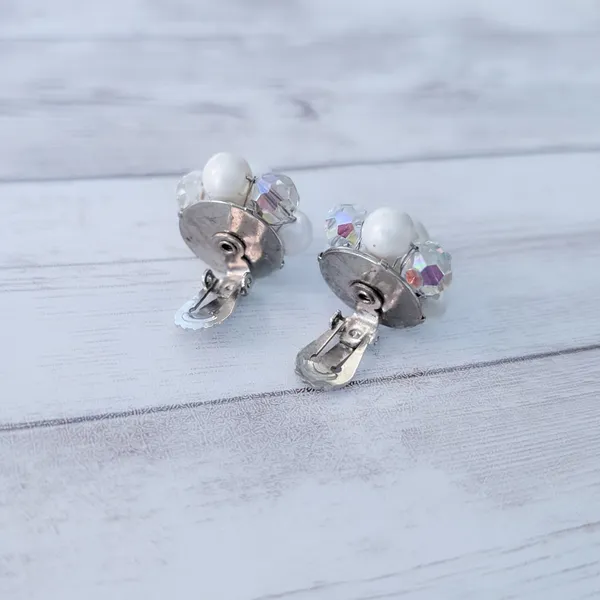 Vintage Clip On Earrings Off White & Iridescent Cluster - Image 5