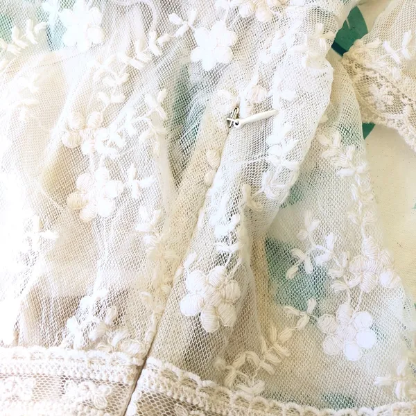 🛍️ Lace Dress w/button back & long sleeve Cream S - Image 9