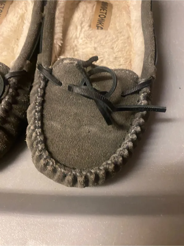 Minnetonka Moccasin Slippers Shoes Cally Size 7.5 Brown Suede Fur Inside 4015 H - Image 2