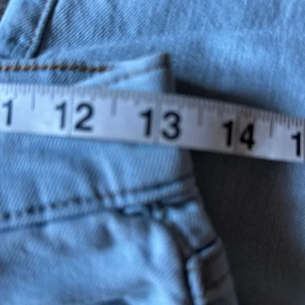 Levi’s high waisted taper jeans 26 light wash - Image 8