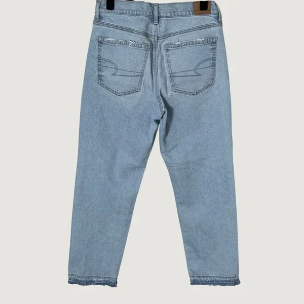 American Eagle Super High-Rise Straight Jeans Light Wash Sz 6 Short Raw Hem - Image 2