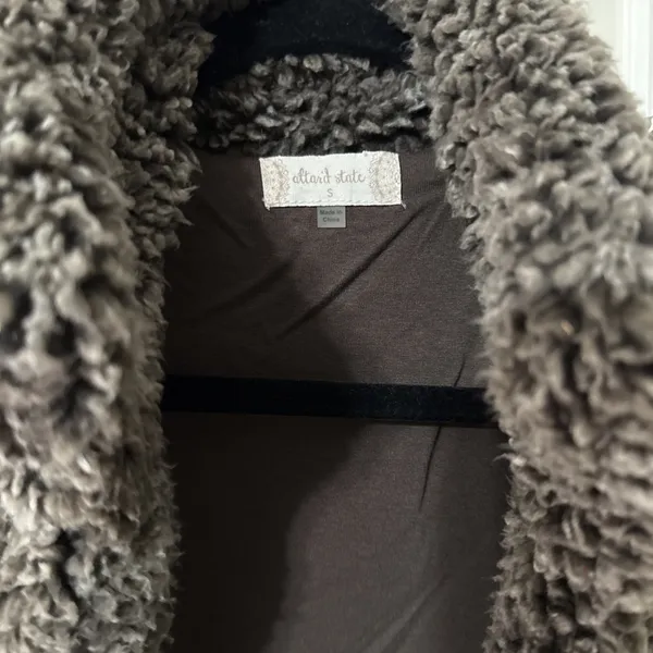 Altar'd State Women's Long Open Sherpa Vest Size Small Brown Pockets - Image 2