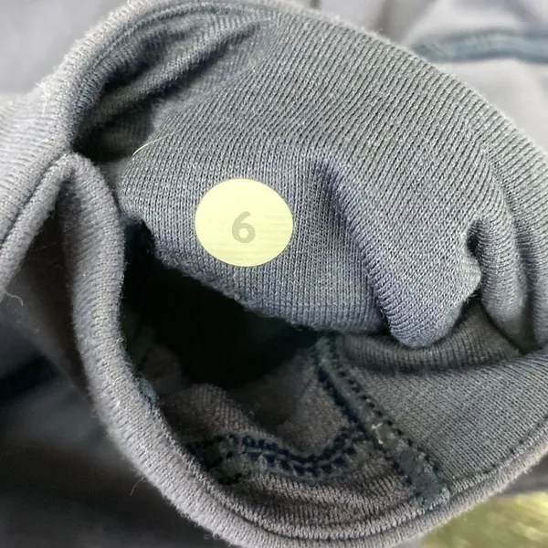 Lululemon Gray Cropped Mid Rise Leggings Pants 6 - Image 4
