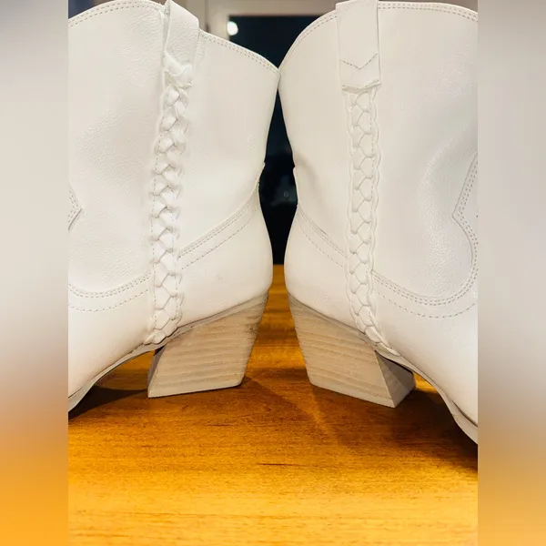 Dolce Vita Koolson White Western Ankle Booties Pointed Toe Leather Stacked heel - Image 9
