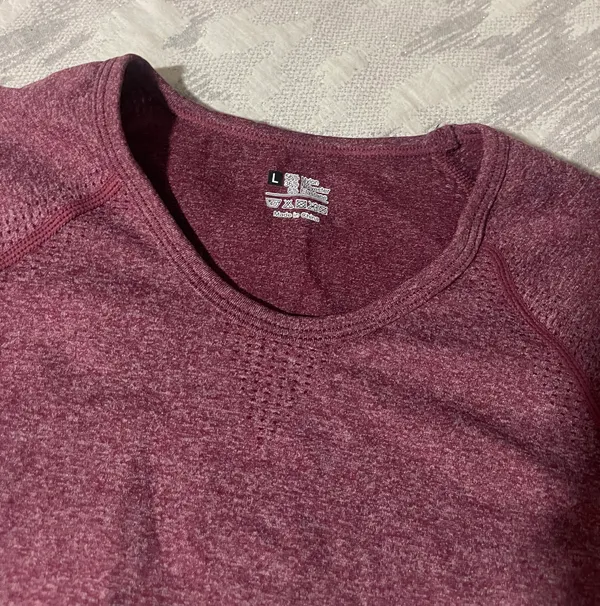 Amazon Women's Purple Cropped Stretch Long Sleeve Crew Neck Activewear Top Size L - Image 7