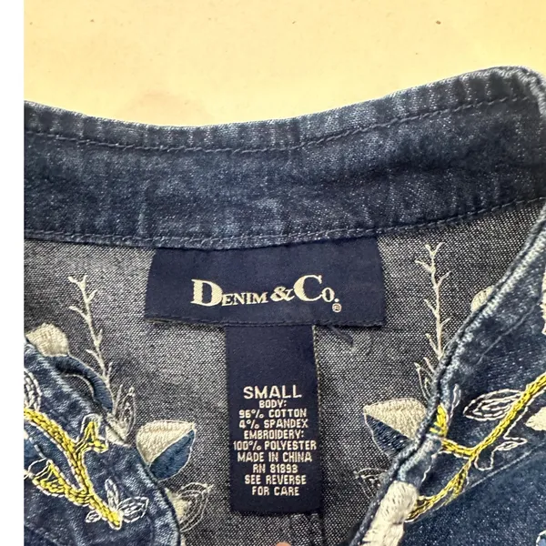 Denim & Co Blue Floral Embroidered Jean Denim Jacket Zip‎ Front Small Western - Image 3