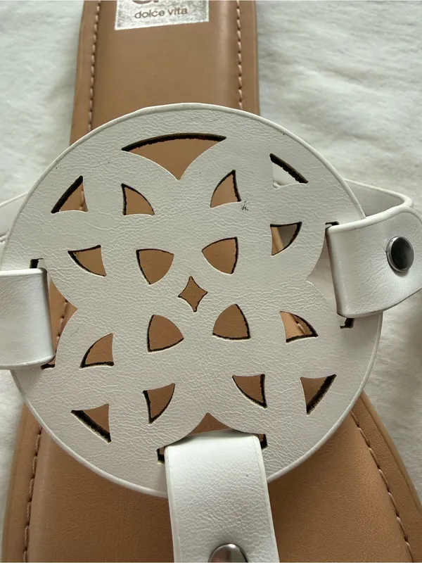 Dolce Vita Gotie White Cutout Thong‎ Sandals Women’s Size 10 - Image 6
