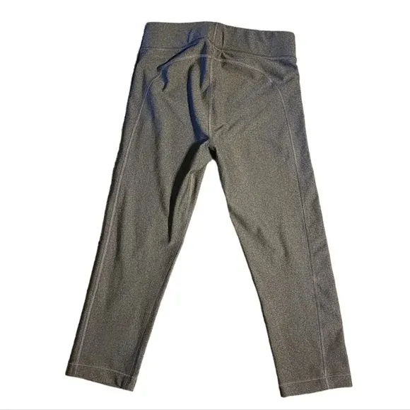 Under Armour Compression Heat Gear Capris Leggings Size Medium - Image 2